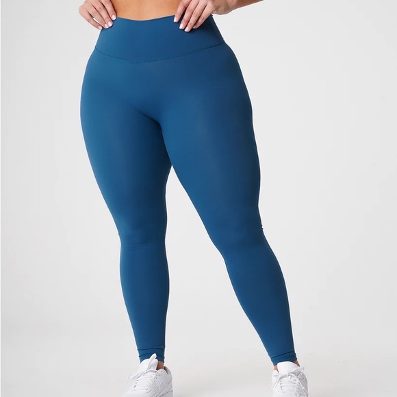 Nvgtn signature 2.0 leggings in small - Picture 2 of 3